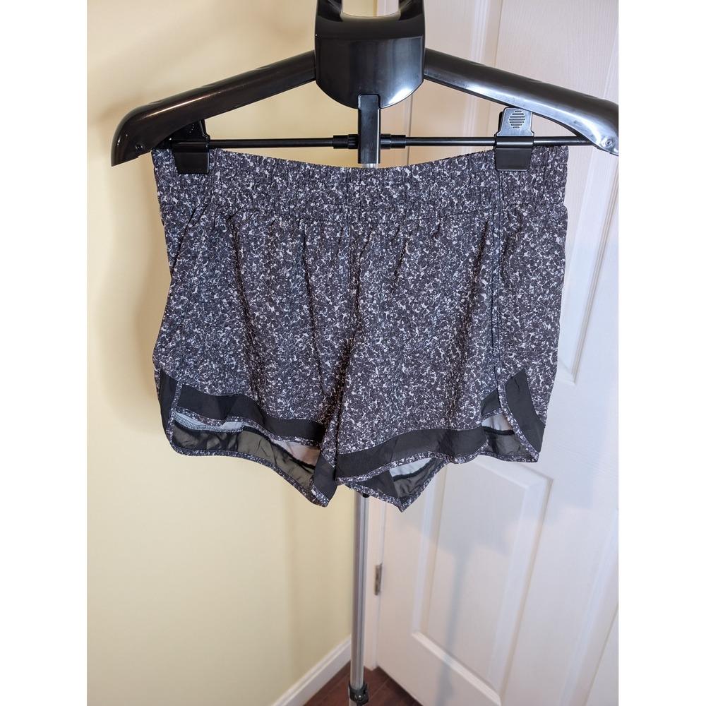 Athleta Mesh Racer Run 4" Shorts Small Black Static
